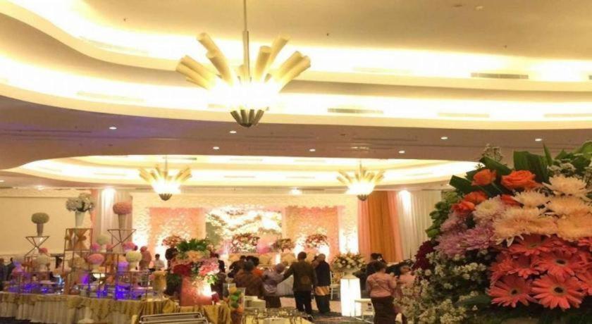 Ipb Convention Hotel Botani Square Bogor Ngoại thất bức ảnh